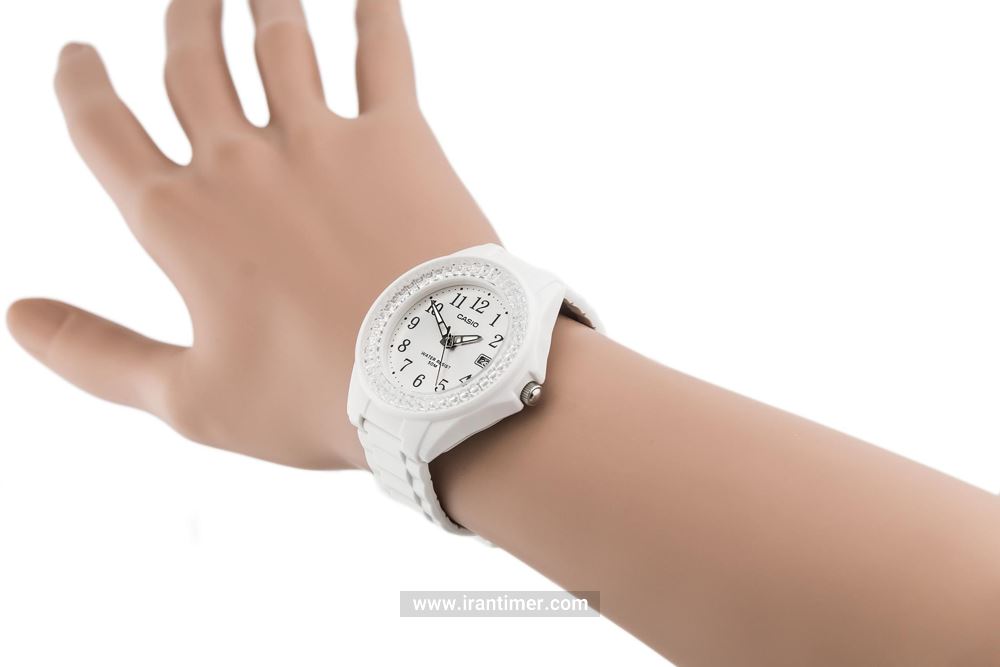 بررسی قیمت این ساعت اسپرت