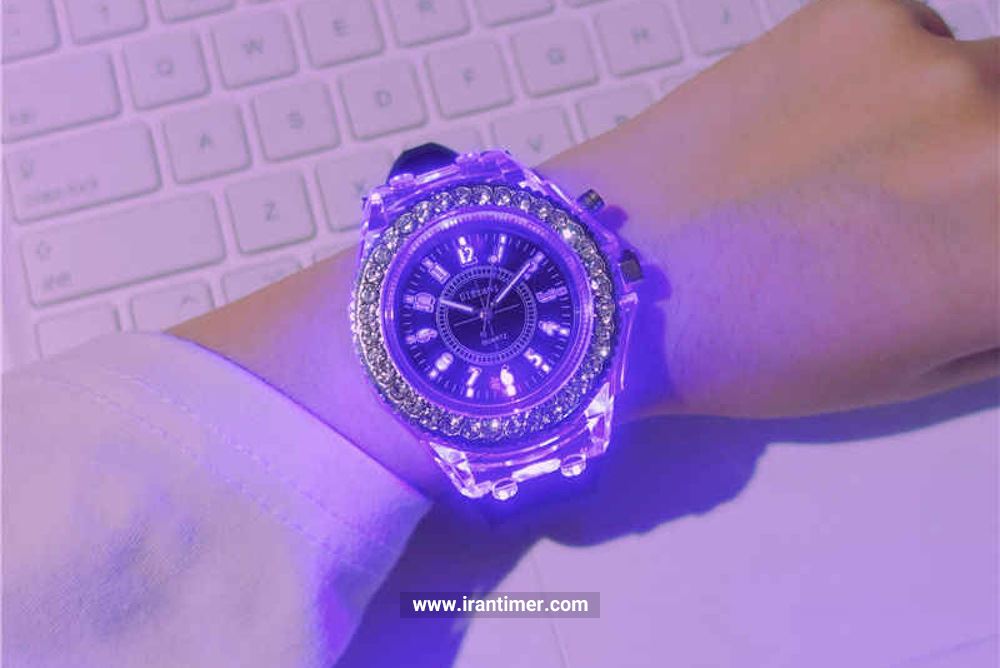 خرید اینترنتی ساعت دارای ایندکس شب نما buy glowing watches