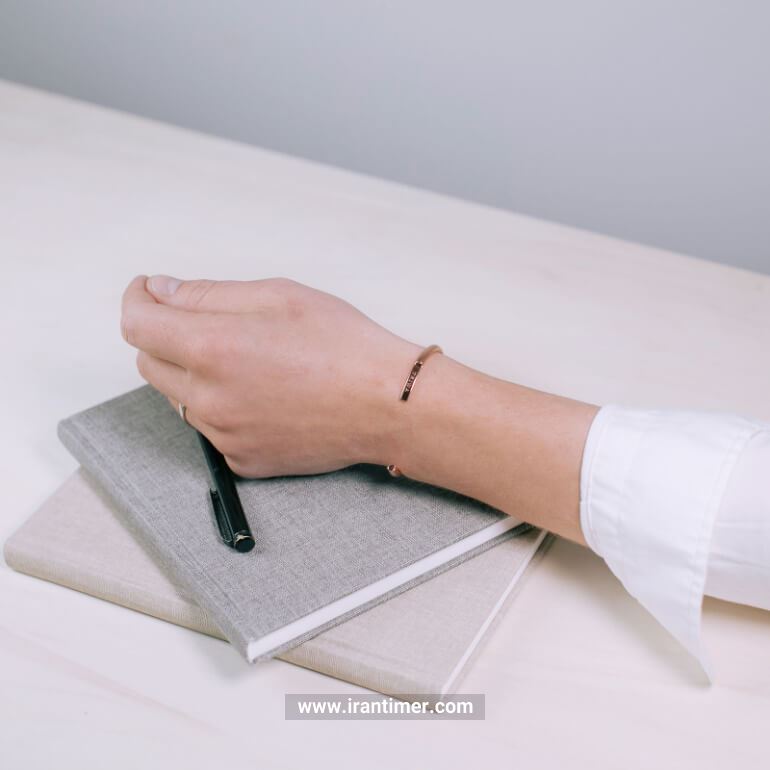 قیمت و خرید دستبند بسته (النگو) زنانه تریوا(TRIWA) مدل BRACELET 4 - COPPER-L کلاسیک | اورجینال و اصلی