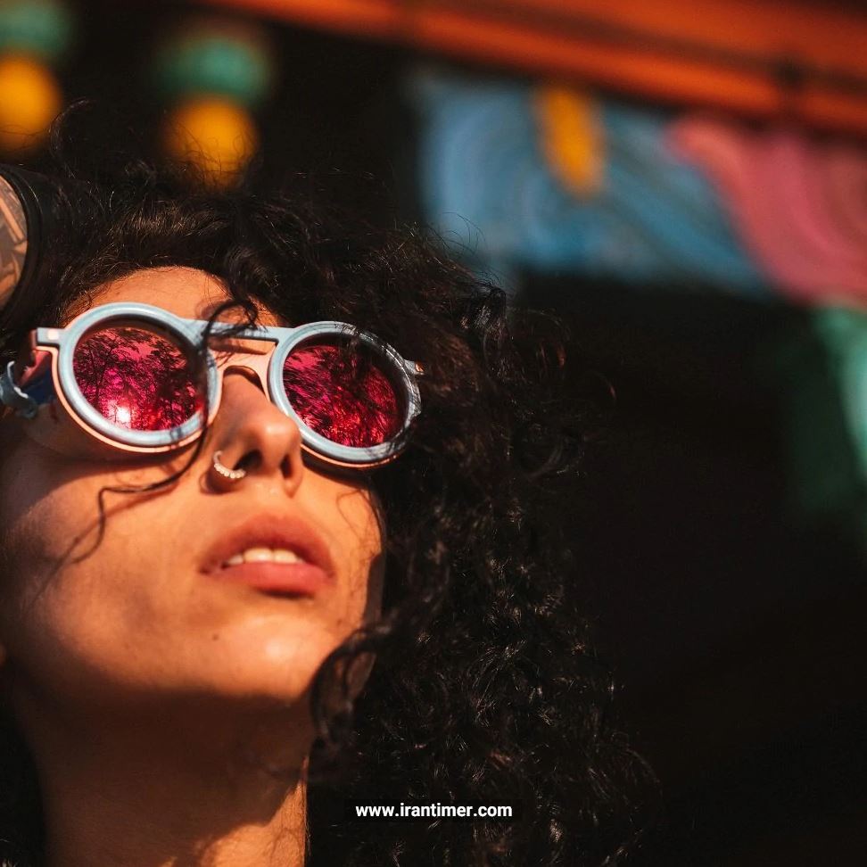 قیمت و خرید عینک آفتابی زنانه اسپرت (SEVEN FRIDAY) مدل SF-INS1/01 | اورجینال و اصلی